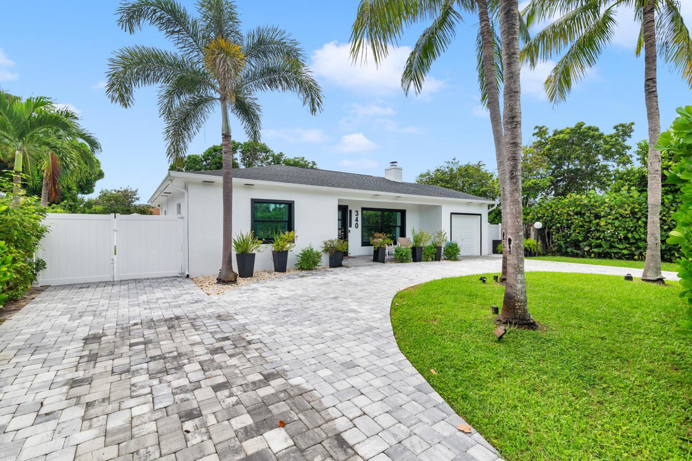 West Palm Beach, Florida, 33405, United States, 3 Bedrooms Bedrooms, ,3 BathroomsBathrooms,Residential,For Sale,1952956