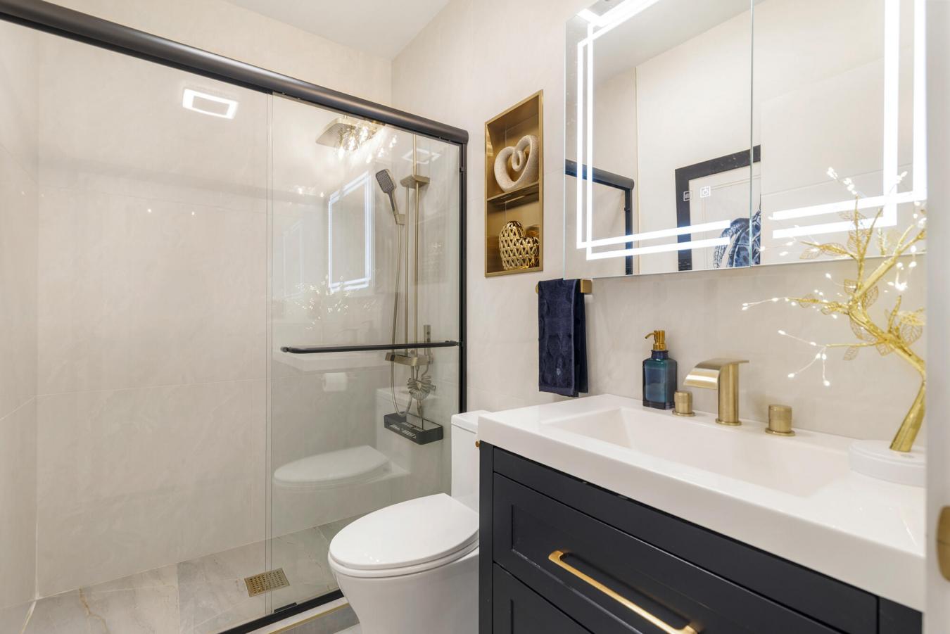 West Palm Beach, Florida, 33405, United States, 3 Bedrooms Bedrooms, ,3 BathroomsBathrooms,Residential,For Sale,1952956