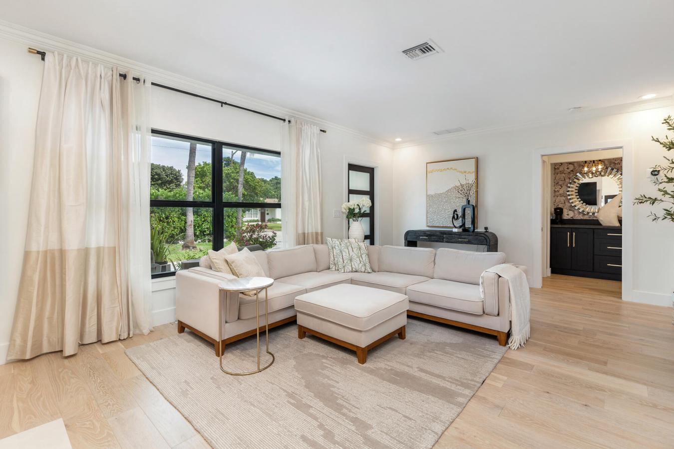 West Palm Beach, Florida, 33405, United States, 3 Bedrooms Bedrooms, ,3 BathroomsBathrooms,Residential,For Sale,1952956