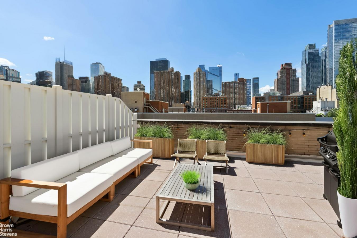 New York, New York, 10036, United States, 2 Bedrooms Bedrooms, ,2 BathroomsBathrooms,Residential,For Sale,1952955