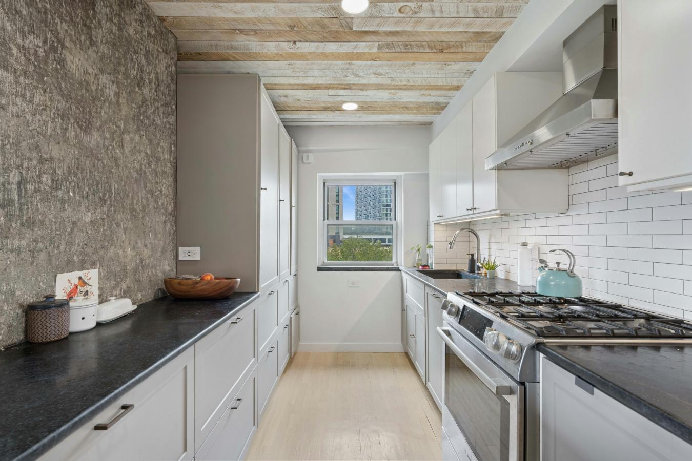 Lower East Side, New York, 10002, United States, 2 Bedrooms Bedrooms, ,2 BathroomsBathrooms,Residential,For Sale,1952953