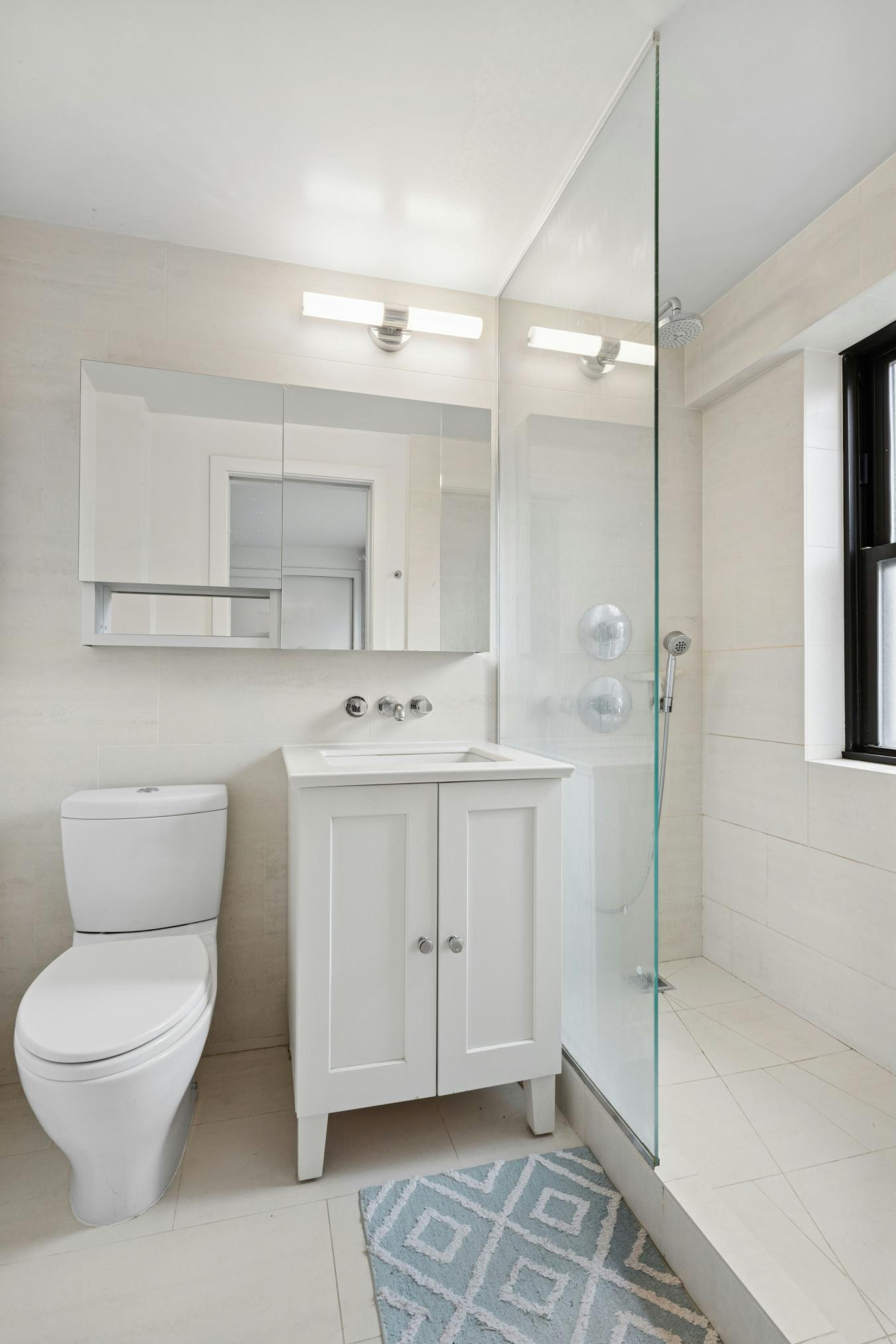 Lower East Side, New York, 10002, United States, 2 Bedrooms Bedrooms, ,2 BathroomsBathrooms,Residential,For Sale,1952953