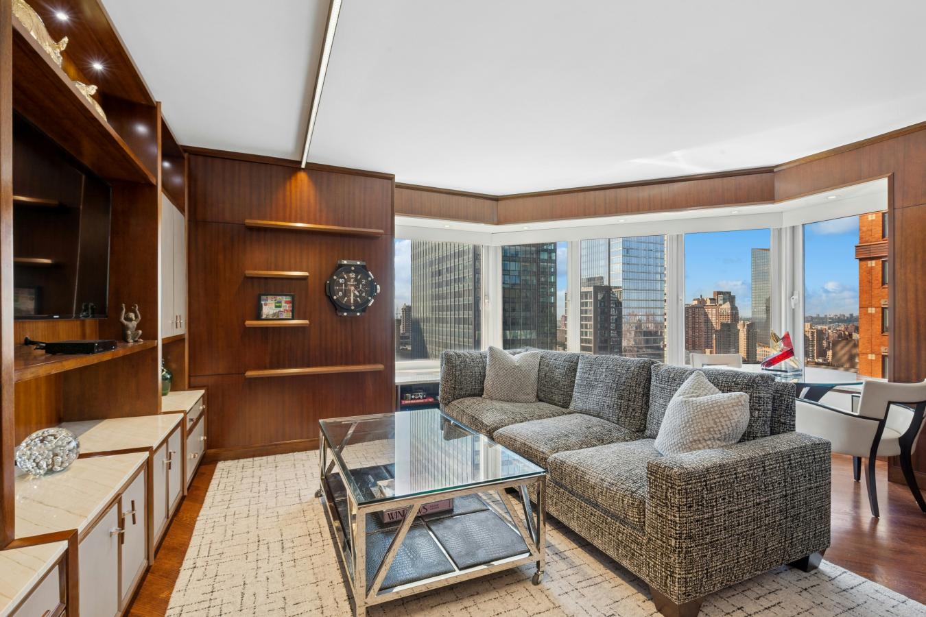New York, New York, 10019, United States, 1 Bedroom Bedrooms, ,1 BathroomBathrooms,Residential,For Sale,1952951