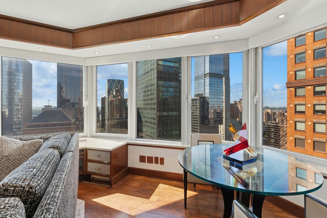 New York, New York, 10019, United States, 1 Bedroom Bedrooms, ,1 BathroomBathrooms,Residential,For Sale,1952951