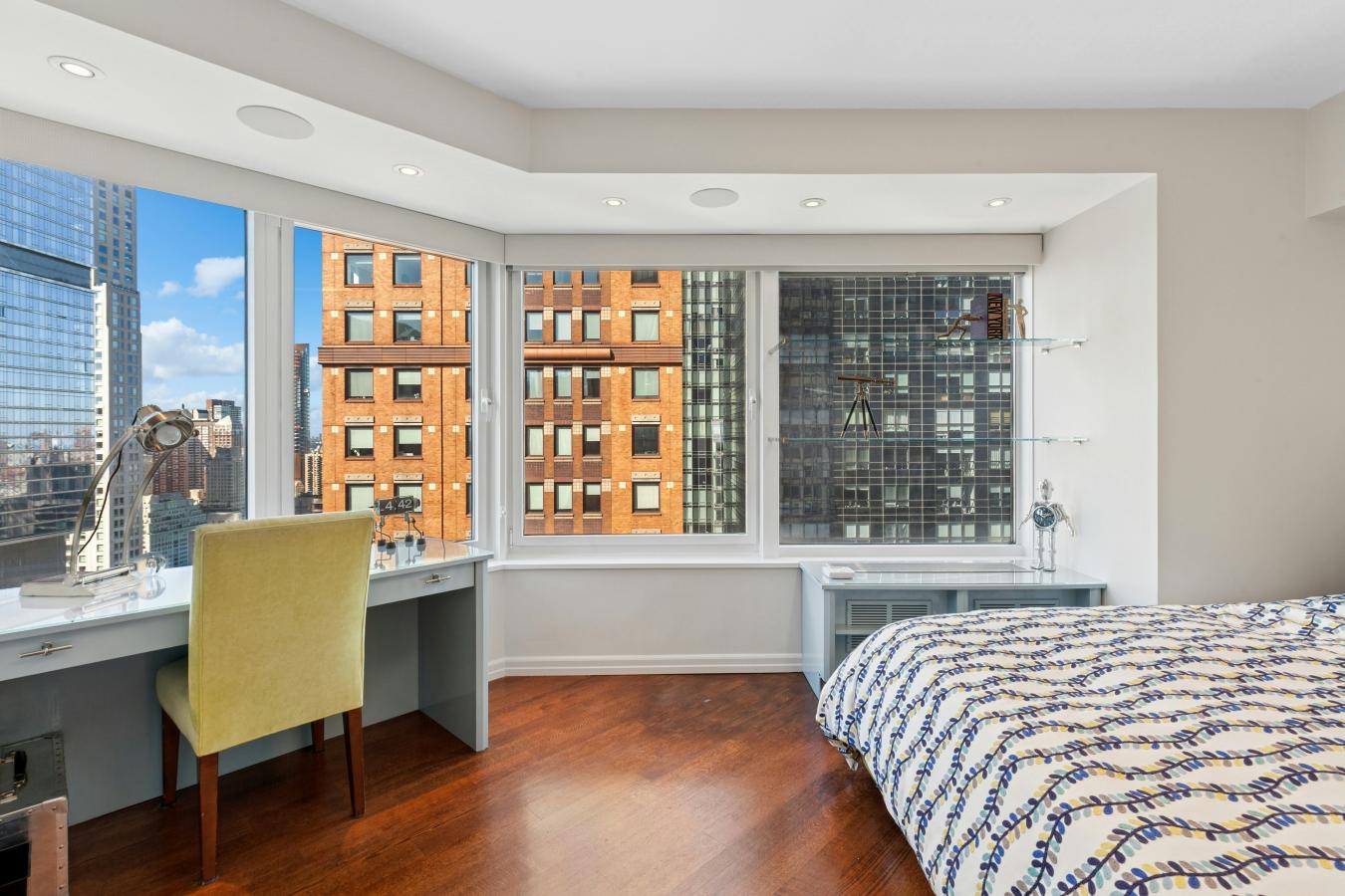 New York, New York, 10019, United States, 1 Bedroom Bedrooms, ,1 BathroomBathrooms,Residential,For Sale,1952951
