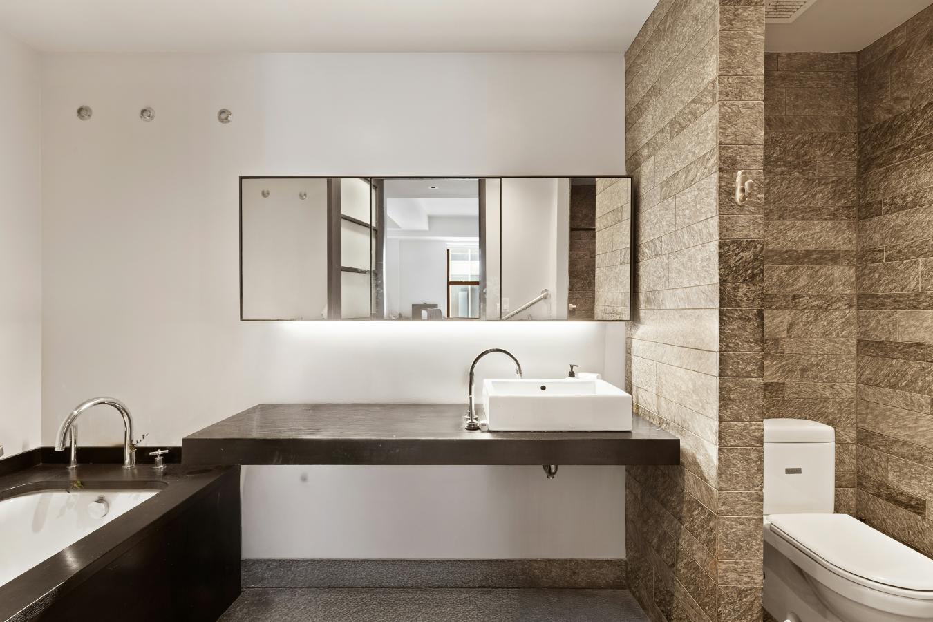 Financial District, New York, 10005, United States, 1 Bedroom Bedrooms, ,2 BathroomsBathrooms,Residential,For Sale,1952949