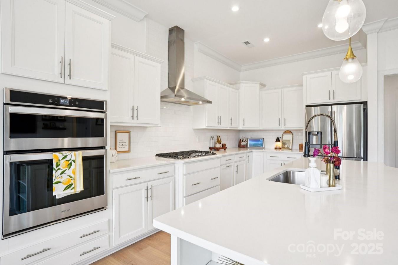 Huntersville, Mecklenburg, 28078, United States, 6 Bedrooms Bedrooms, ,5 BathroomsBathrooms,Residential,For Sale,1952945