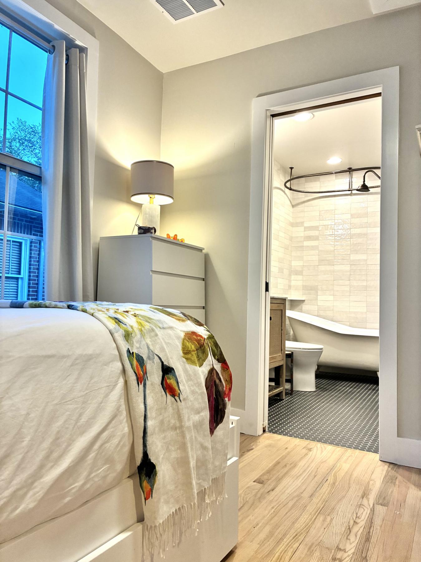 Jacksonville, Florida, 32207, United States, 3 Bedrooms Bedrooms, ,2 BathroomsBathrooms,Residential,For Sale,1963365