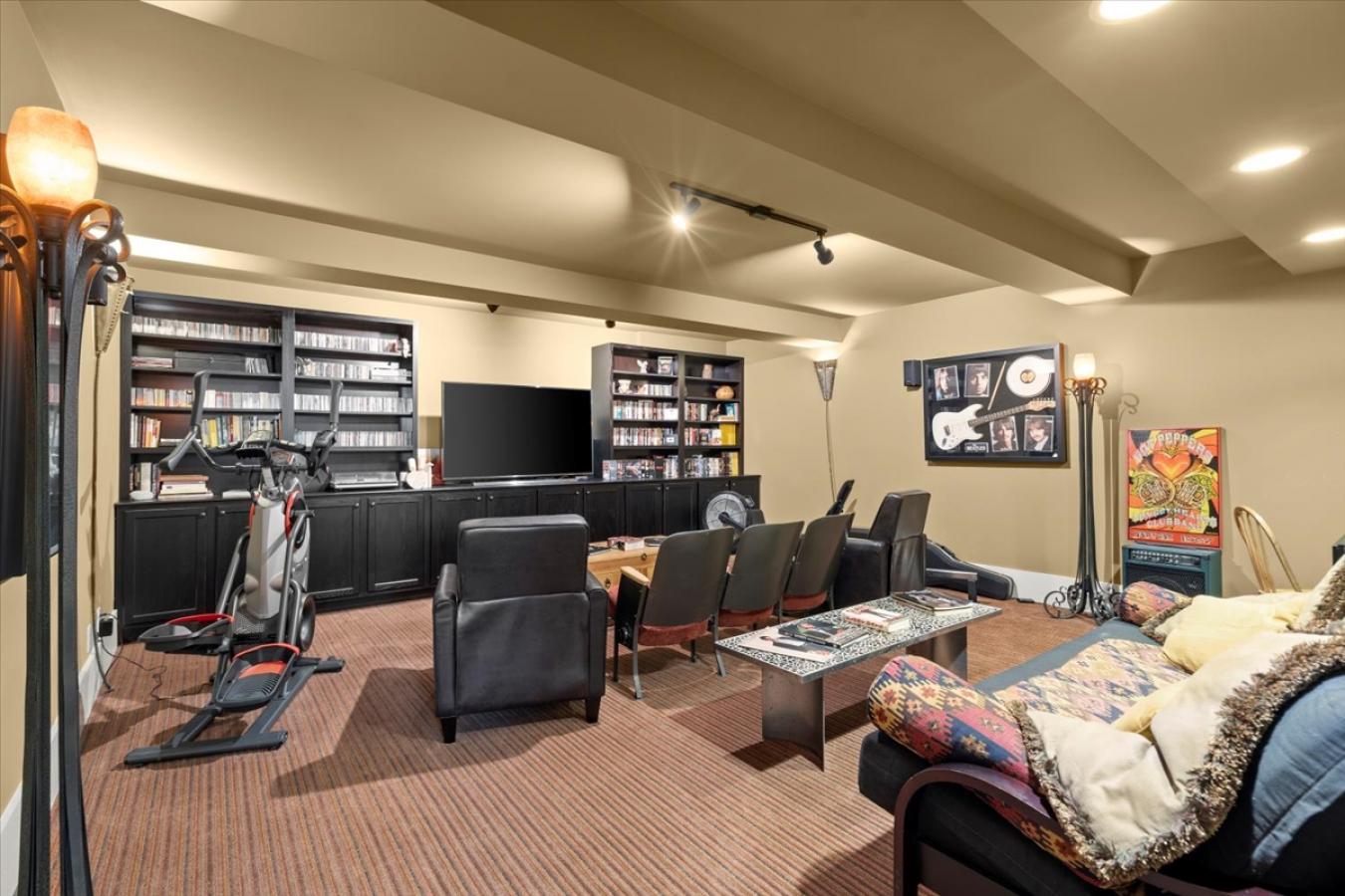 Roswell, Fulton, 30075, United States, 5 Bedrooms Bedrooms, ,5 BathroomsBathrooms,Residential,For Sale,1952943