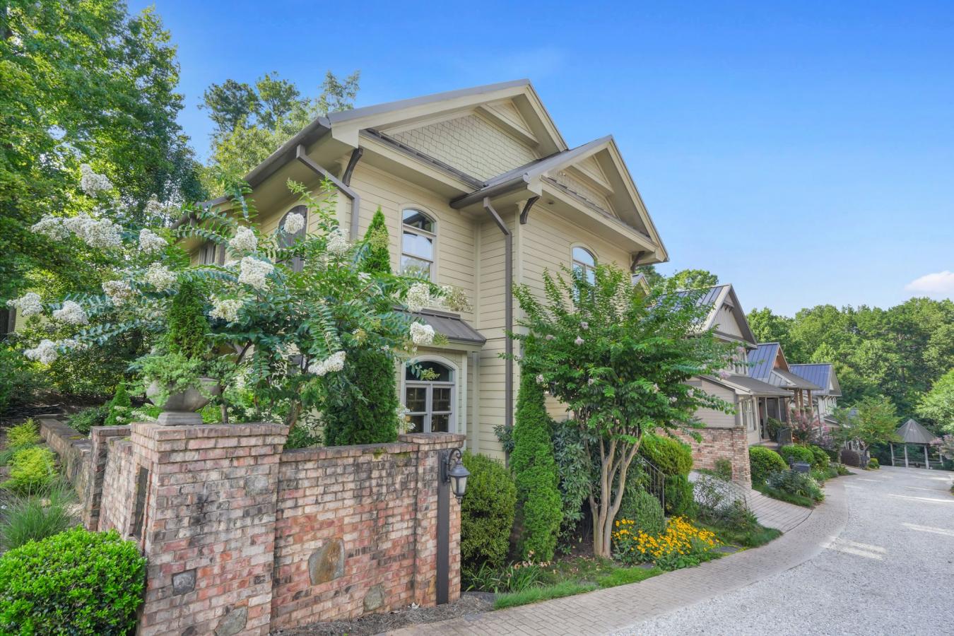 Roswell, Fulton, 30075, United States, 5 Bedrooms Bedrooms, ,5 BathroomsBathrooms,Residential,For Sale,1952943