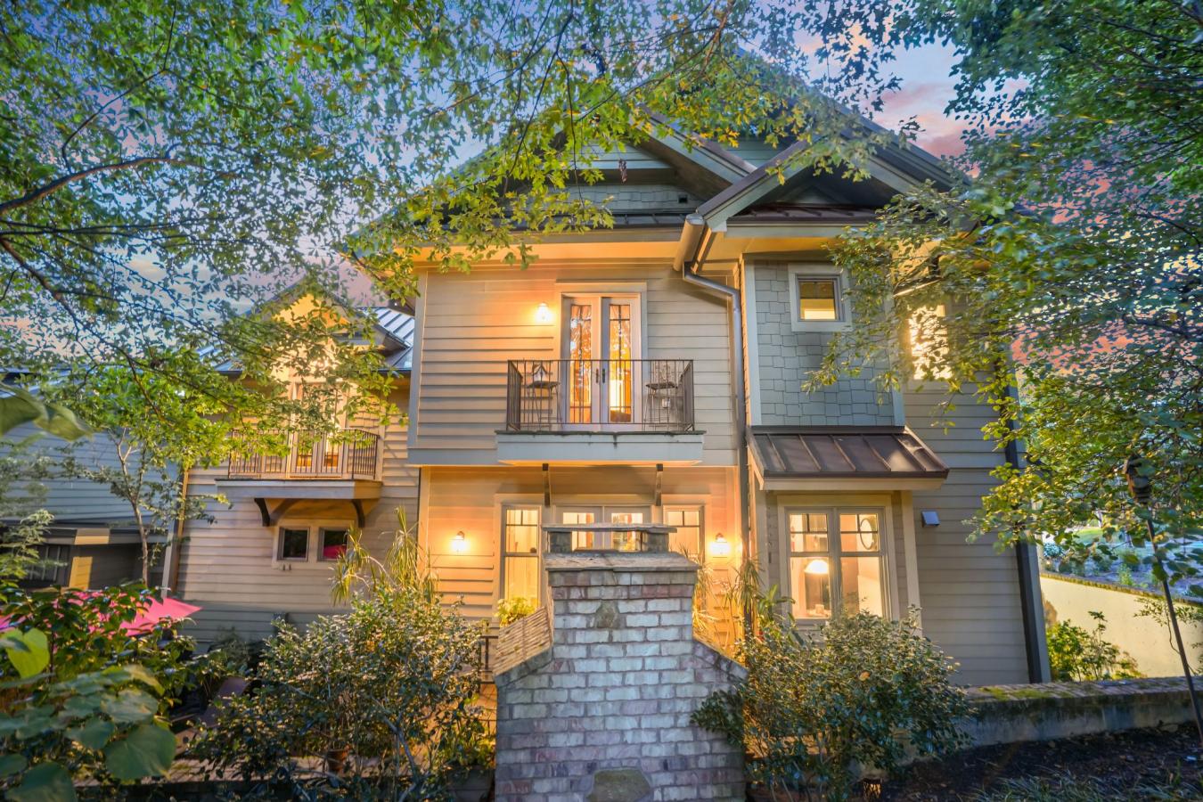 Roswell, Fulton, 30075, United States, 5 Bedrooms Bedrooms, ,5 BathroomsBathrooms,Residential,For Sale,1952943