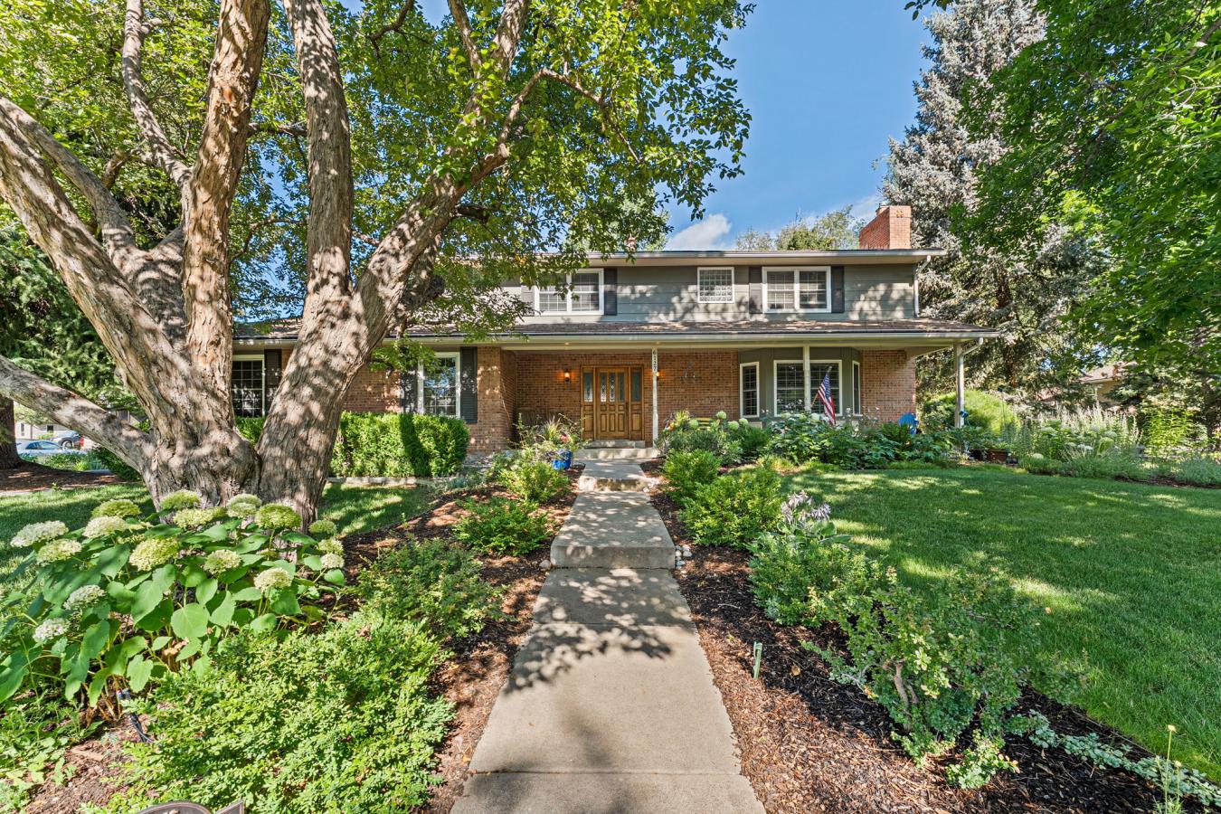 Littleton, Arapahoe, 80123, United States, 5 Bedrooms Bedrooms, ,3 BathroomsBathrooms,Residential,For Sale,1952936