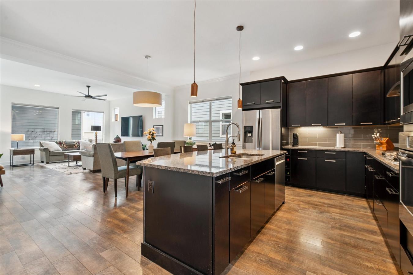 Denver, Denver, 80206, United States, 4 Bedrooms Bedrooms, ,3 BathroomsBathrooms,Residential,For Sale,1952935