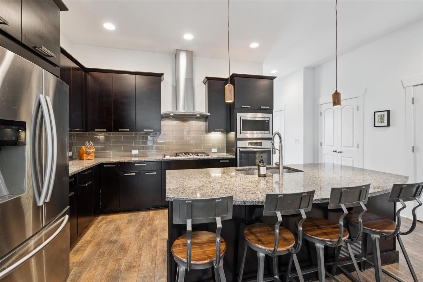 Denver, Denver, 80206, United States, 4 Bedrooms Bedrooms, ,3 BathroomsBathrooms,Residential,For Sale,1952935