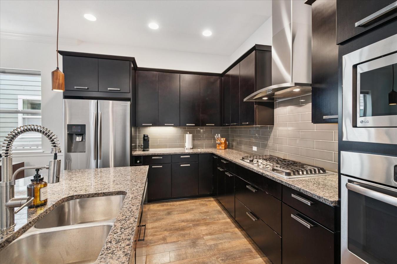 Denver, Denver, 80206, United States, 4 Bedrooms Bedrooms, ,3 BathroomsBathrooms,Residential,For Sale,1952935