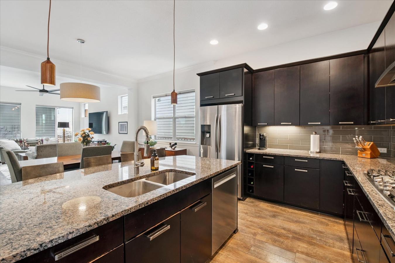 Denver, Denver, 80206, United States, 4 Bedrooms Bedrooms, ,3 BathroomsBathrooms,Residential,For Sale,1952935