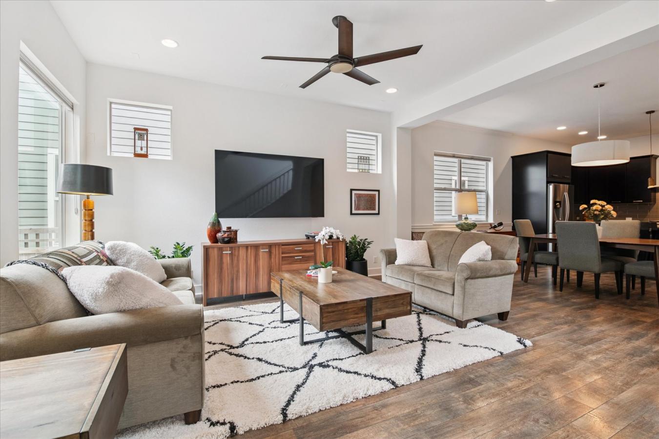 Denver, Denver, 80206, United States, 4 Bedrooms Bedrooms, ,3 BathroomsBathrooms,Residential,For Sale,1952935