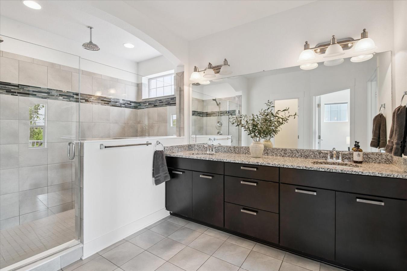 Denver, Denver, 80206, United States, 4 Bedrooms Bedrooms, ,3 BathroomsBathrooms,Residential,For Sale,1952935