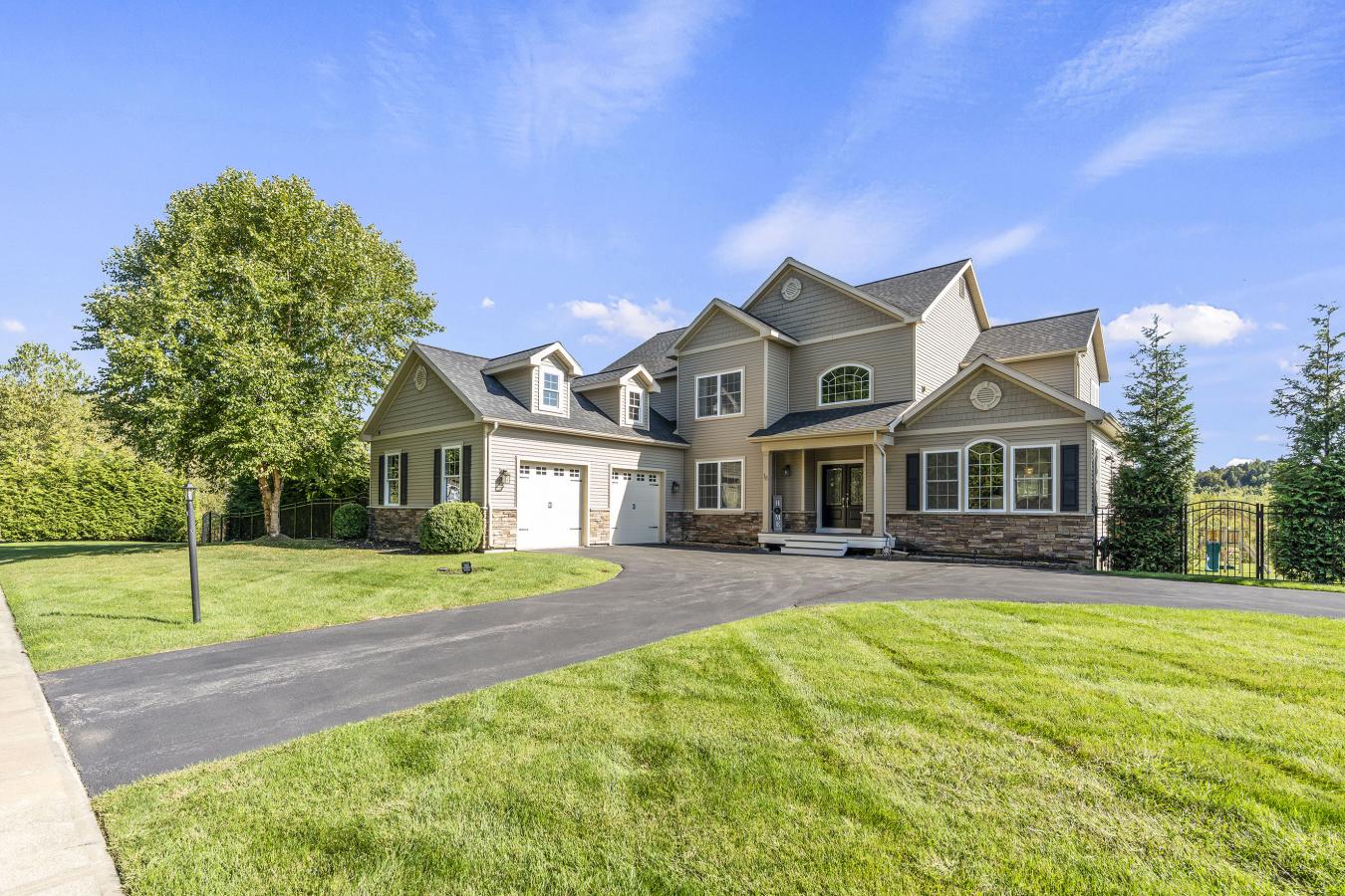Malta, Saratoga, 12020, United States, 4 Bedrooms Bedrooms, ,5 BathroomsBathrooms,Residential,For Sale,1952934