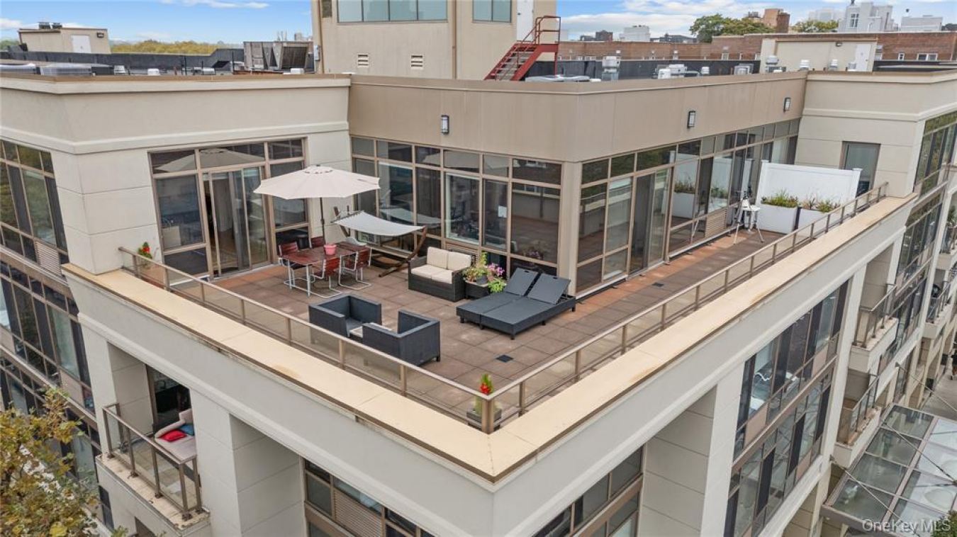 Forest Hills, Queens, 11375, United States, 2 Bedrooms Bedrooms, ,2 BathroomsBathrooms,Residential,For Sale,1953213