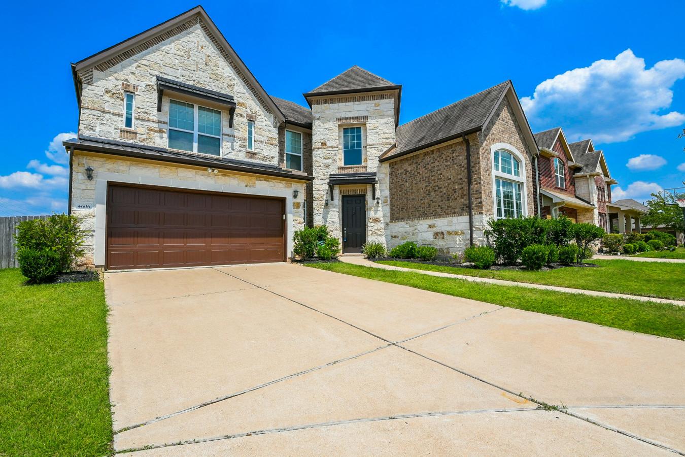 Sugar Land, Fort Bend, 77479, United States, 6 Bedrooms Bedrooms, ,4 BathroomsBathrooms,Residential,For Sale,1953210