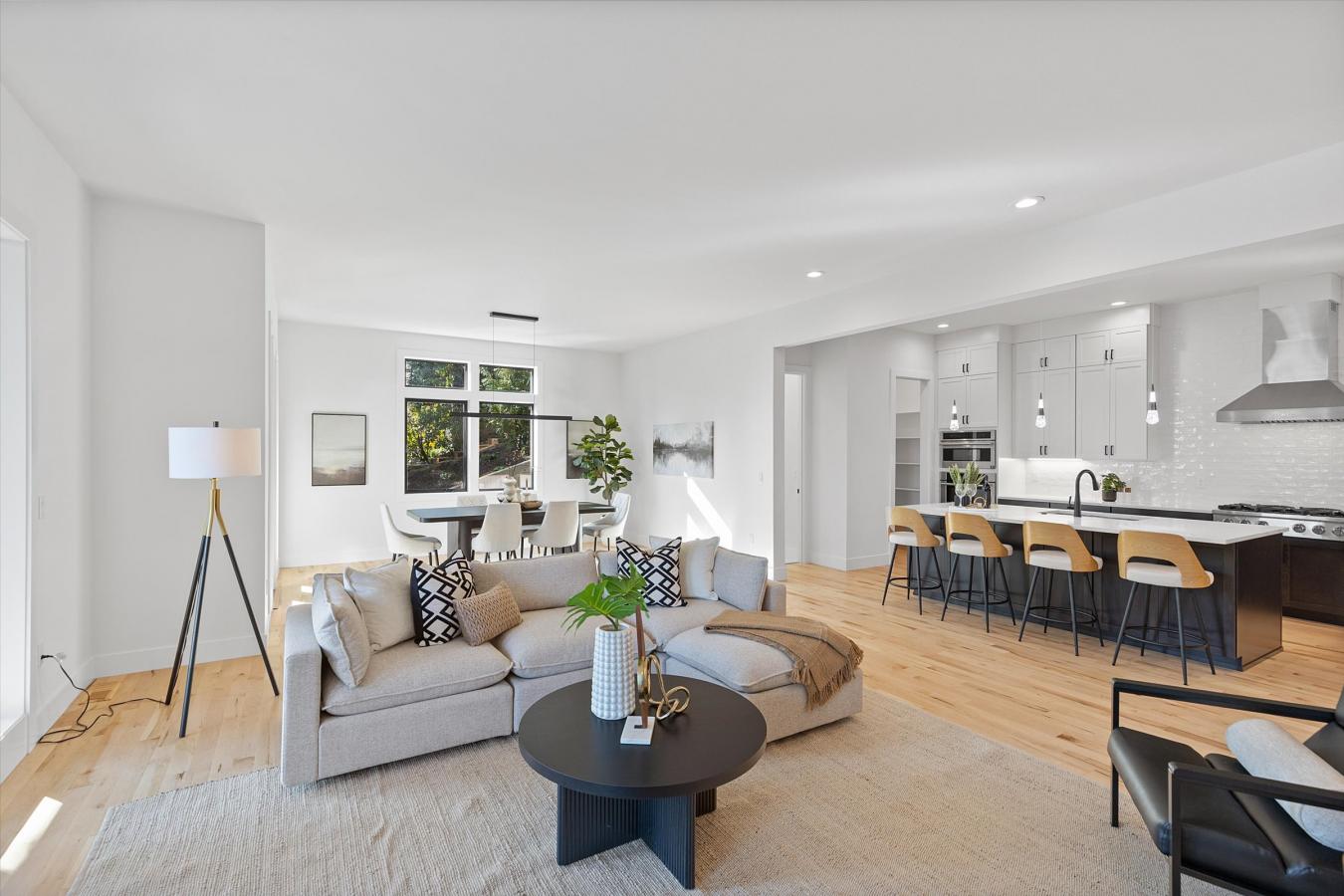 Lake Oswego, Multnomah, 97035, United States, 4 Bedrooms Bedrooms, ,3 BathroomsBathrooms,Residential,For Sale,1953208