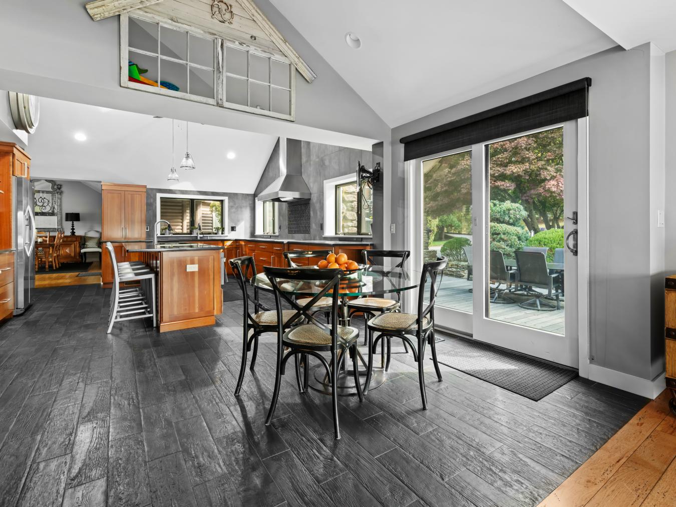 Smithfield, Providence, 02917, United States, 3 Bedrooms Bedrooms, ,2 BathroomsBathrooms,Residential,For Sale,1953585