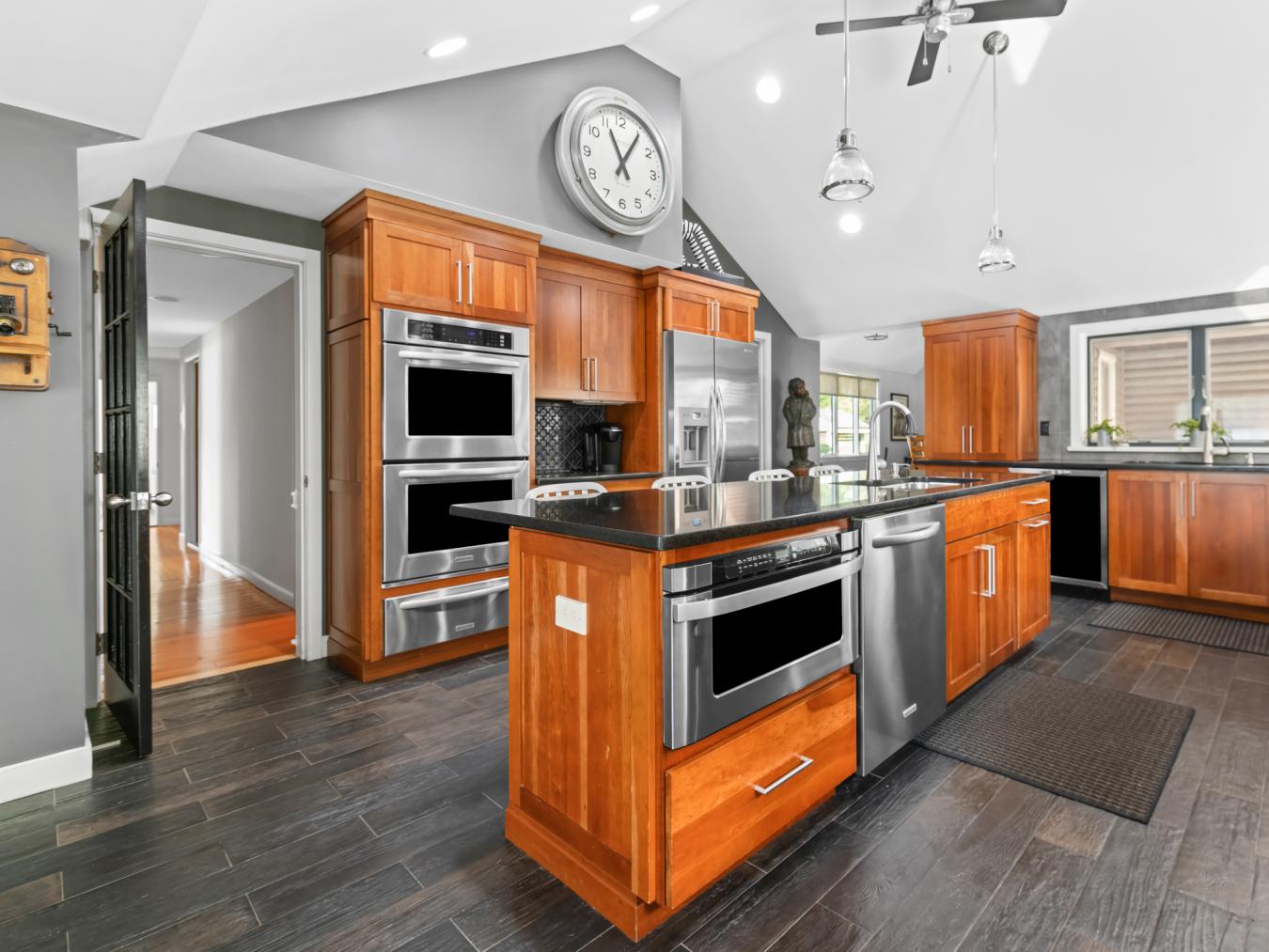 Smithfield, Providence, 02917, United States, 3 Bedrooms Bedrooms, ,2 BathroomsBathrooms,Residential,For Sale,1953585