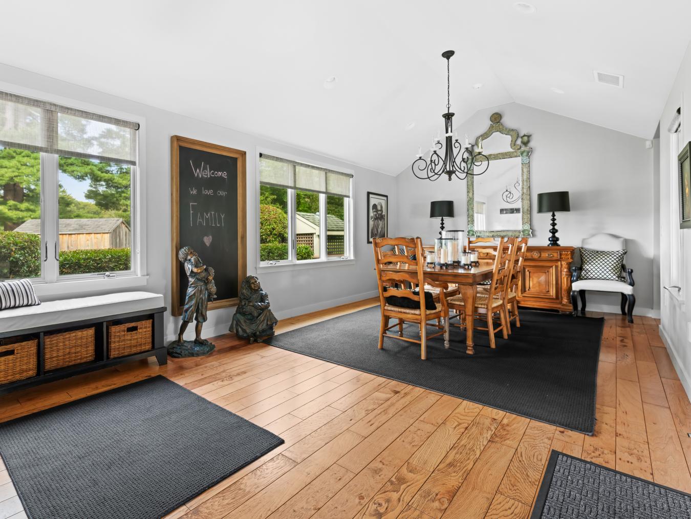 Smithfield, Providence, 02917, United States, 3 Bedrooms Bedrooms, ,2 BathroomsBathrooms,Residential,For Sale,1953585