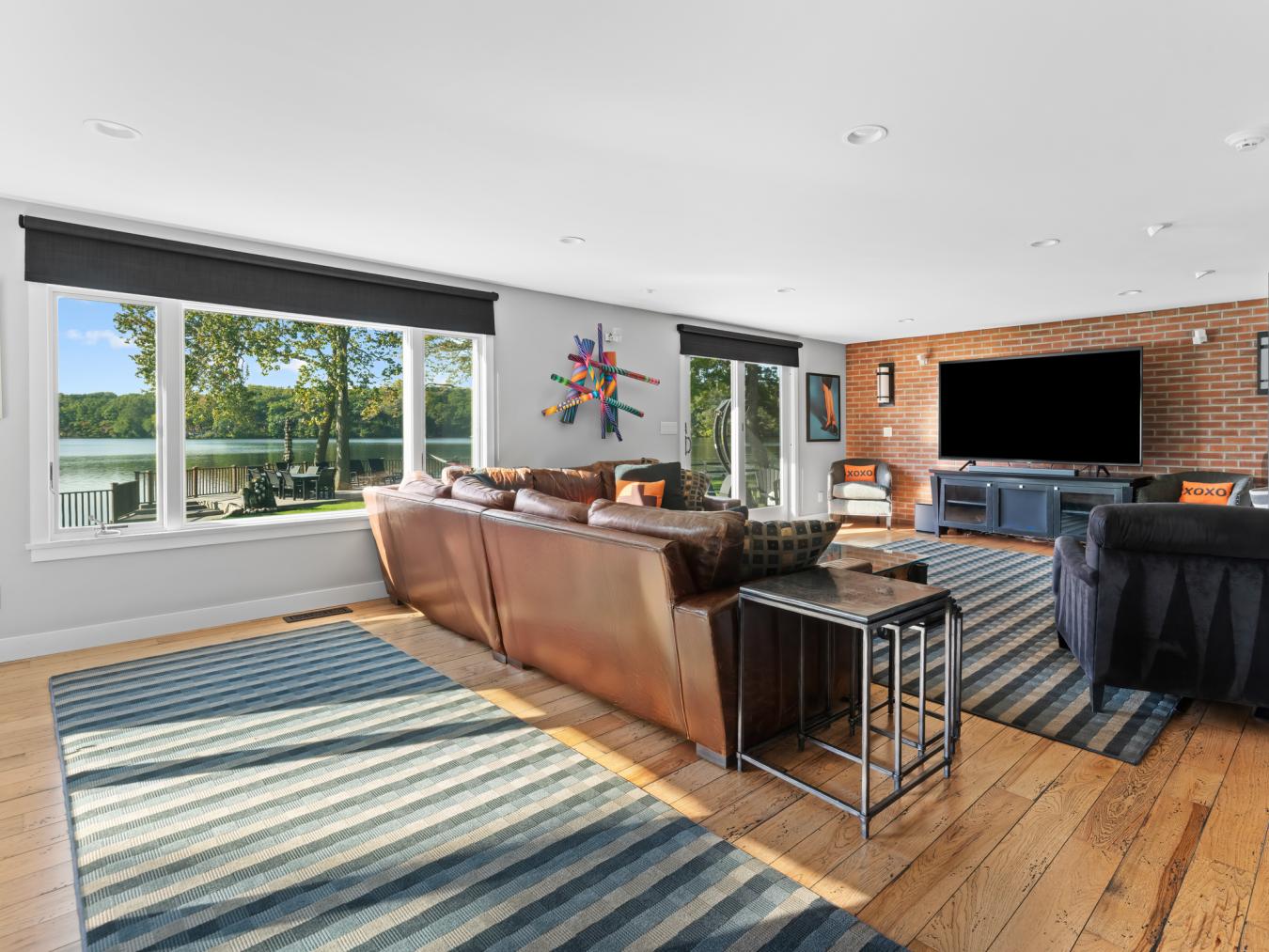 Smithfield, Providence, 02917, United States, 3 Bedrooms Bedrooms, ,2 BathroomsBathrooms,Residential,For Sale,1953585