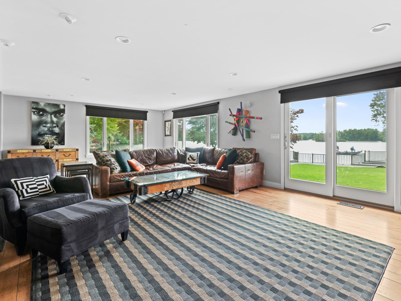 Smithfield, Providence, 02917, United States, 3 Bedrooms Bedrooms, ,2 BathroomsBathrooms,Residential,For Sale,1953585