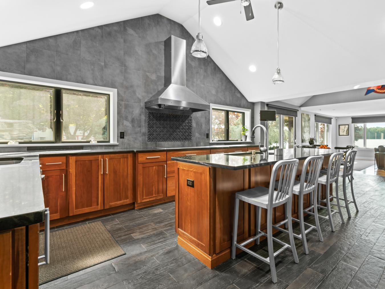 Smithfield, Providence, 02917, United States, 3 Bedrooms Bedrooms, ,2 BathroomsBathrooms,Residential,For Sale,1953585