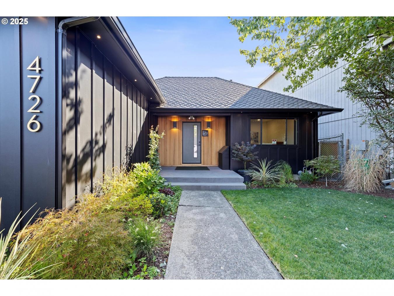 Portland, Multnomah, 97202, United States, ,Residential,For Sale,1953206