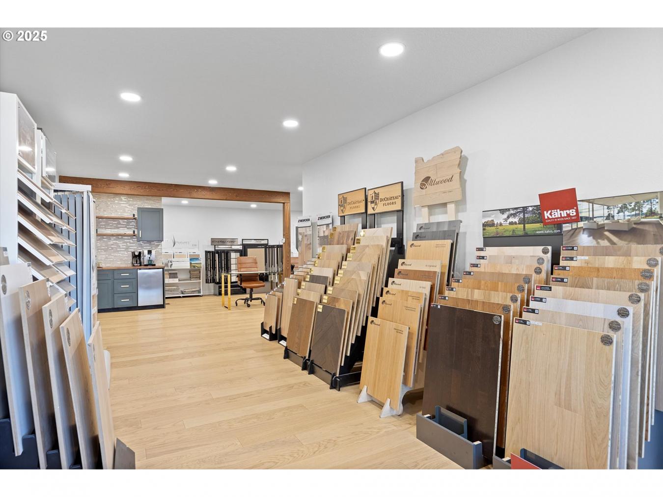Portland, Multnomah, 97202, United States, ,Residential,For Sale,1953206