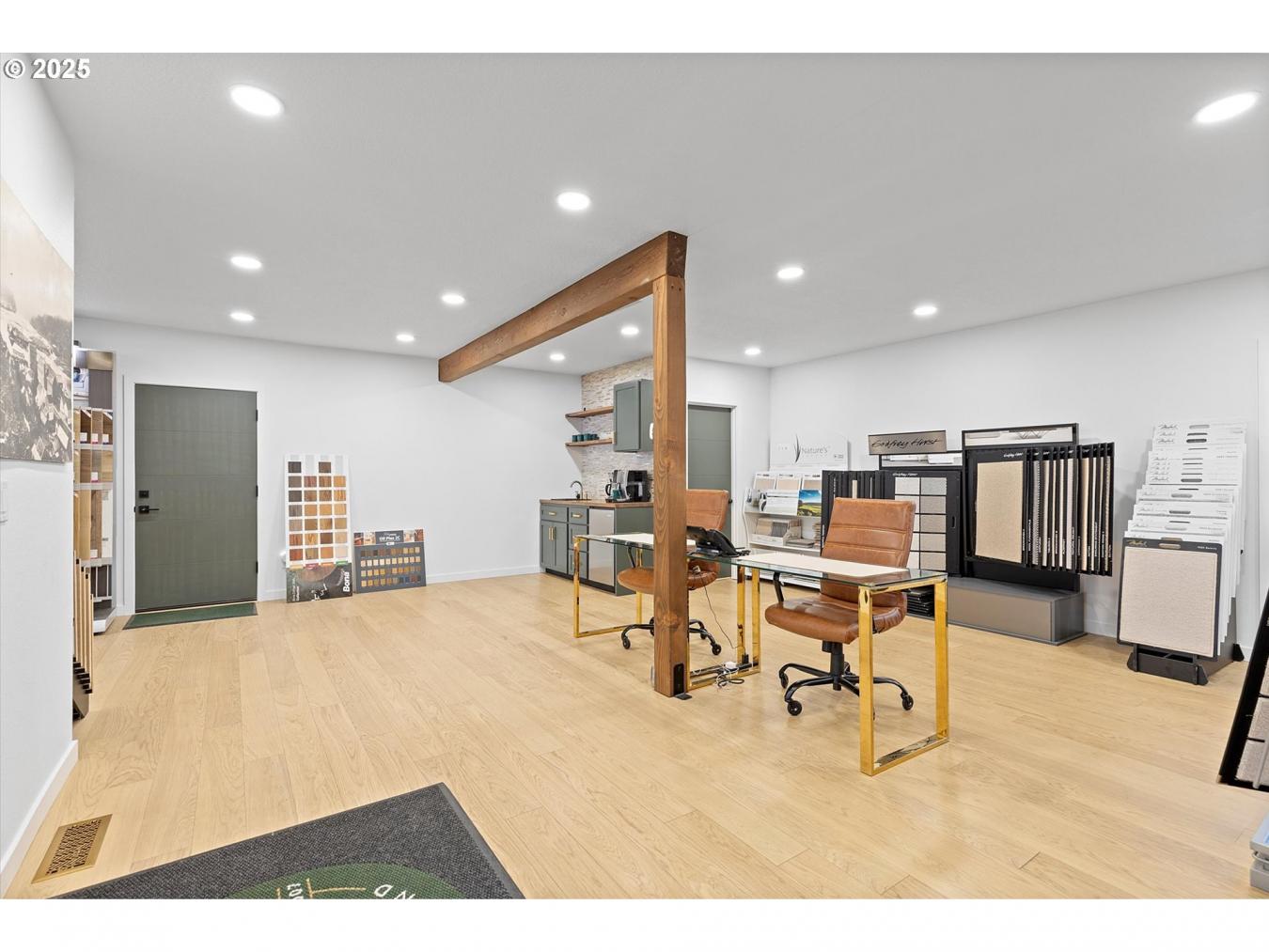 Portland, Multnomah, 97202, United States, ,Residential,For Sale,1953206
