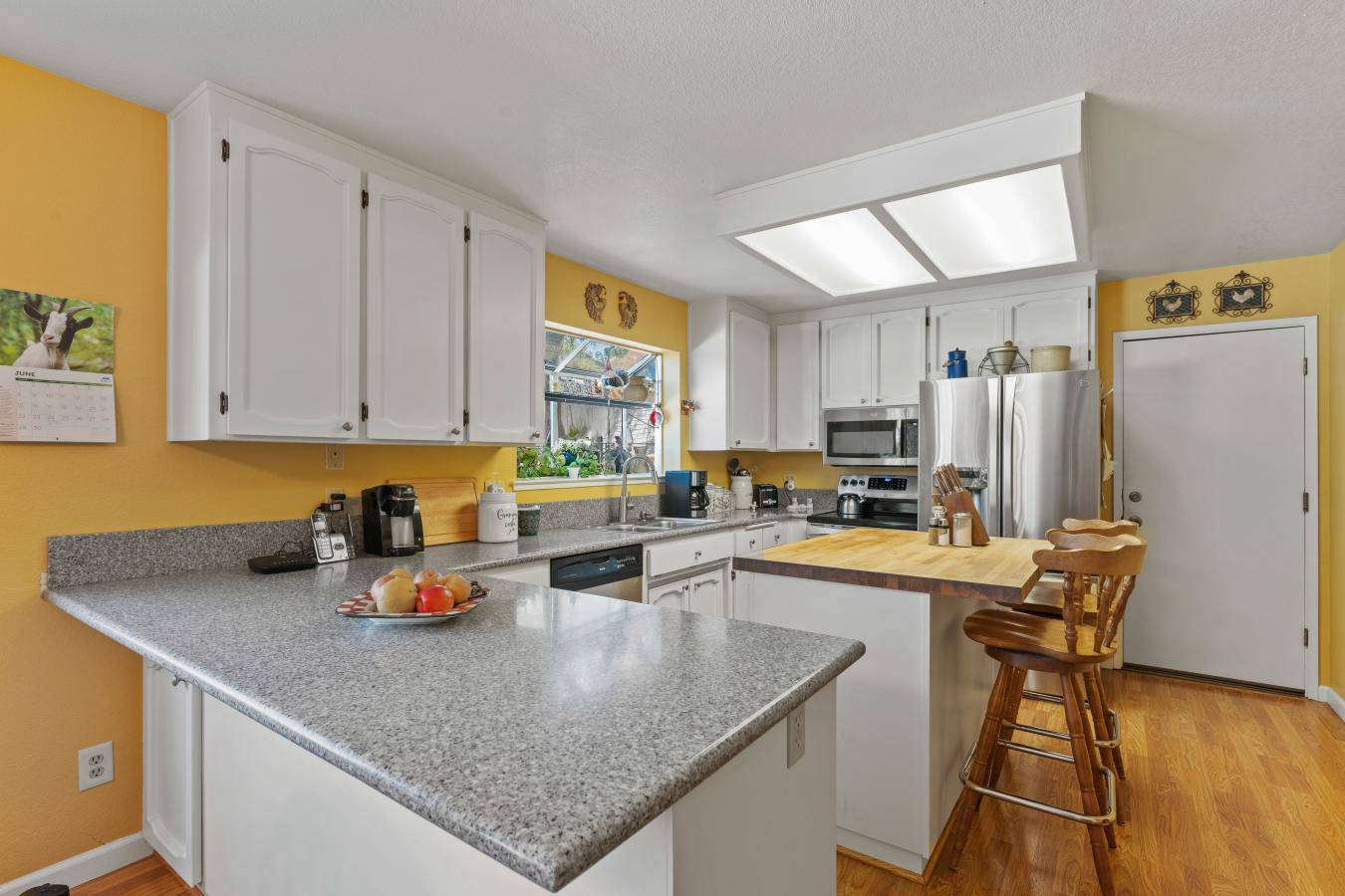 Smartsville, Nevada, 95977, United States, 6 Bedrooms Bedrooms, ,2 BathroomsBathrooms,Residential,For Sale,1953203