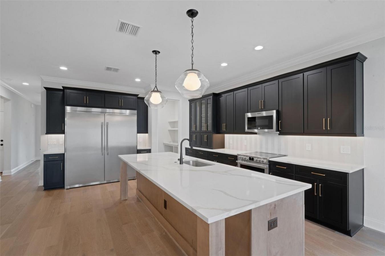 LAKELAND, Polk, 33812, United States, 5 Bedrooms Bedrooms, ,4 BathroomsBathrooms,Residential,For Sale,1953200