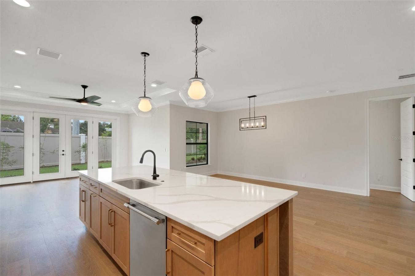 LAKELAND, Polk, 33812, United States, 5 Bedrooms Bedrooms, ,4 BathroomsBathrooms,Residential,For Sale,1953200