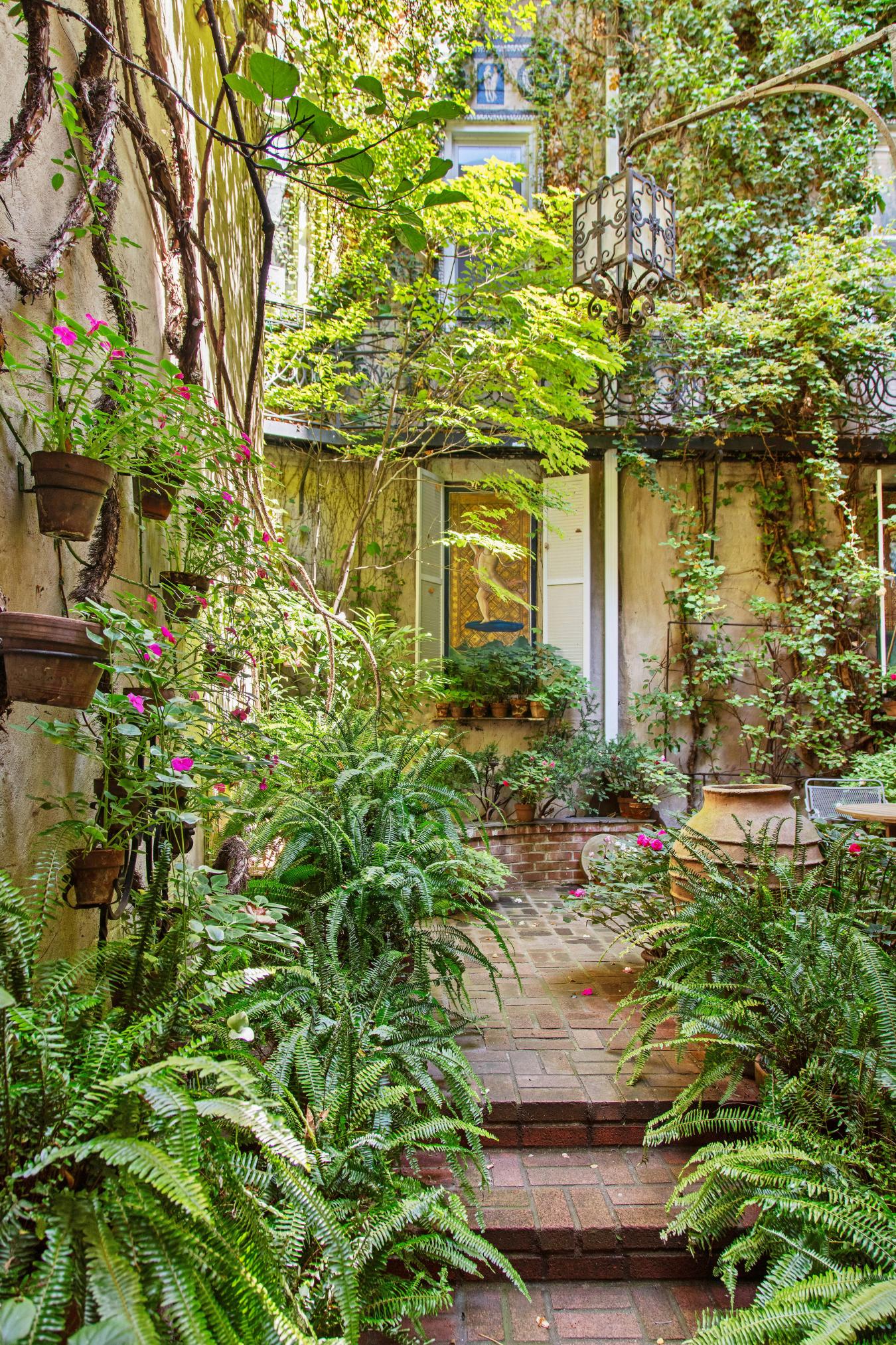 Soho, New York, 10012, United States, 6 Bedrooms Bedrooms, ,3 BathroomsBathrooms,Residential,For Sale,1953582