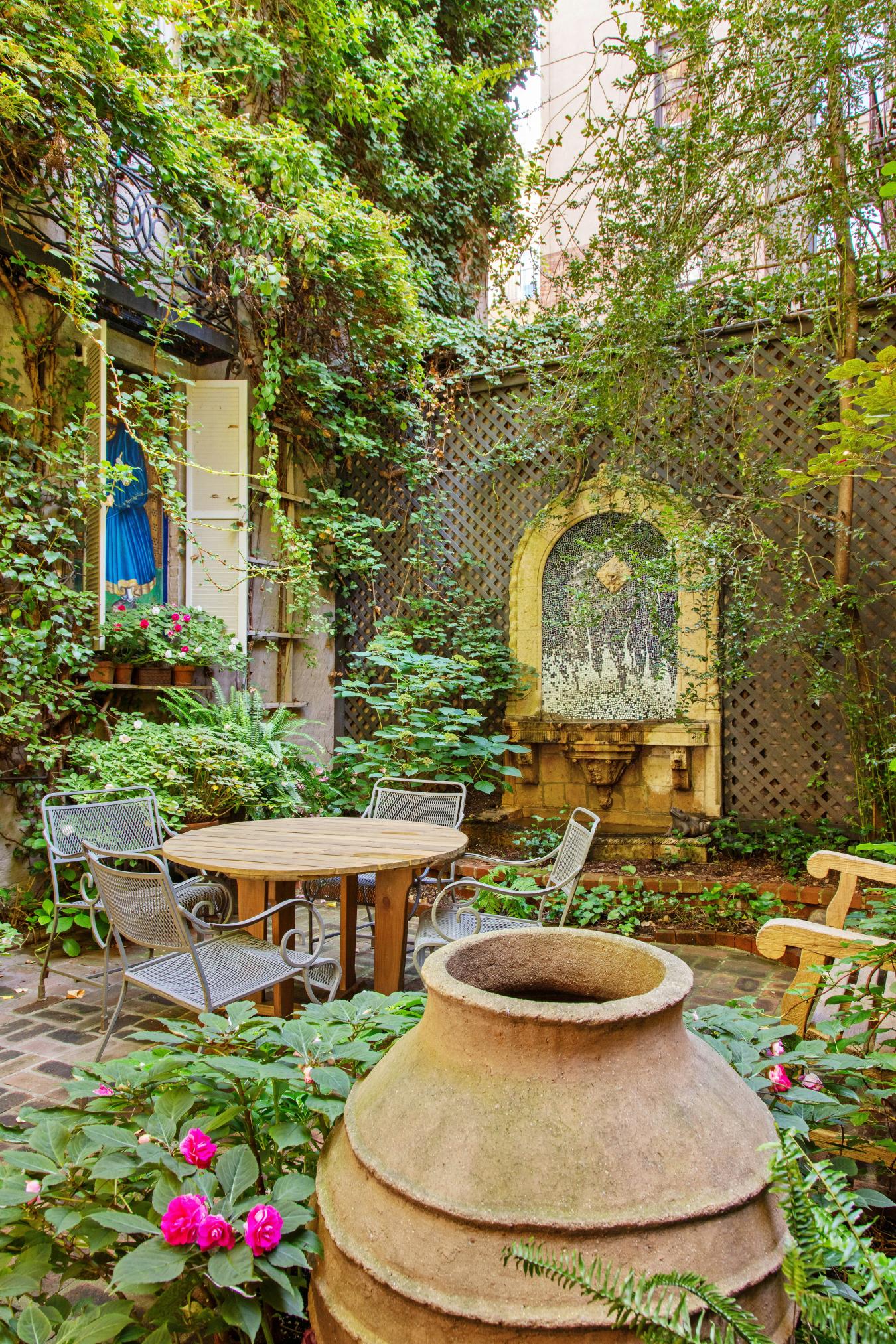 Soho, New York, 10012, United States, 6 Bedrooms Bedrooms, ,3 BathroomsBathrooms,Residential,For Sale,1953582