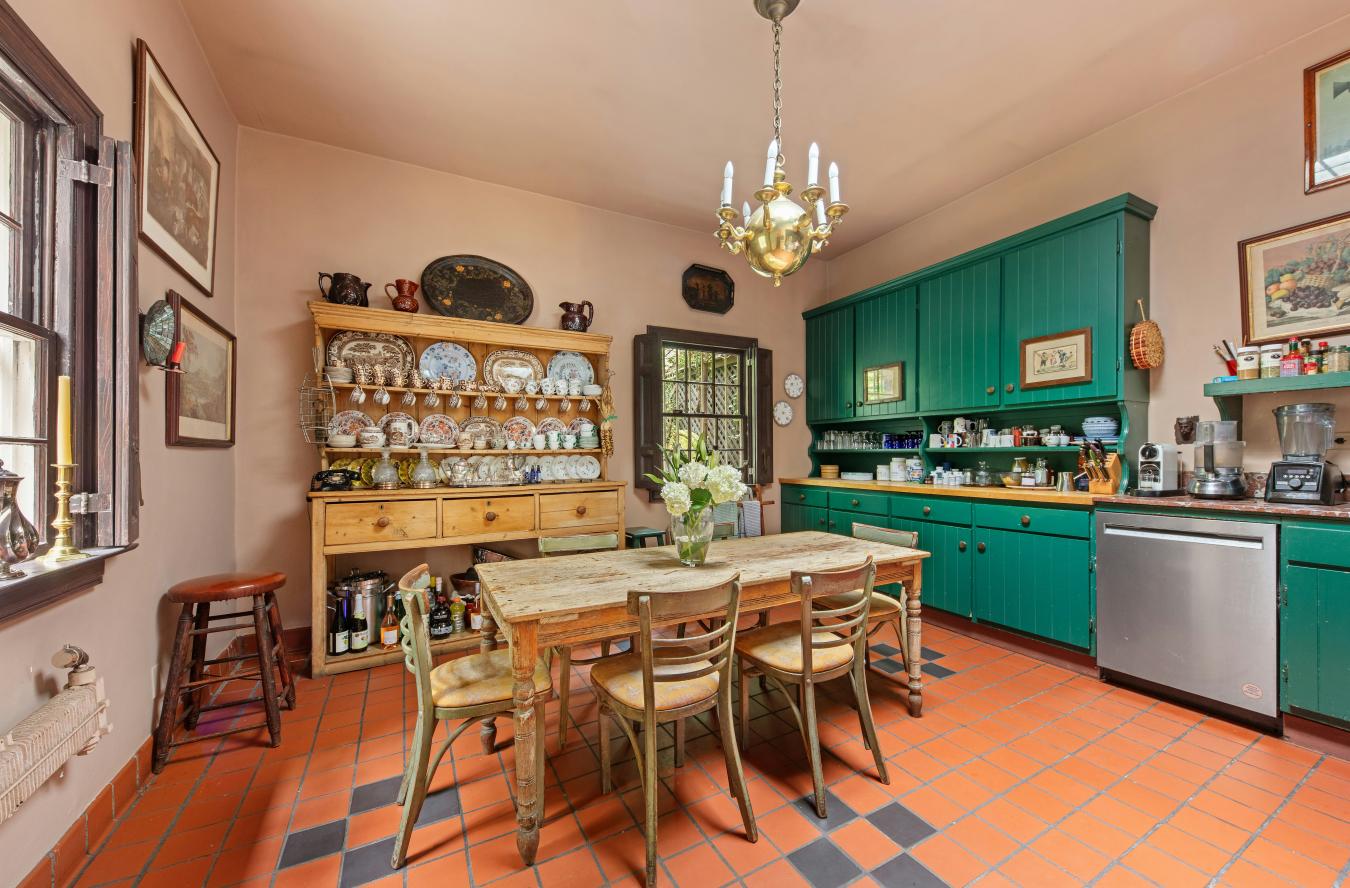 Soho, New York, 10012, United States, 6 Bedrooms Bedrooms, ,3 BathroomsBathrooms,Residential,For Sale,1953582