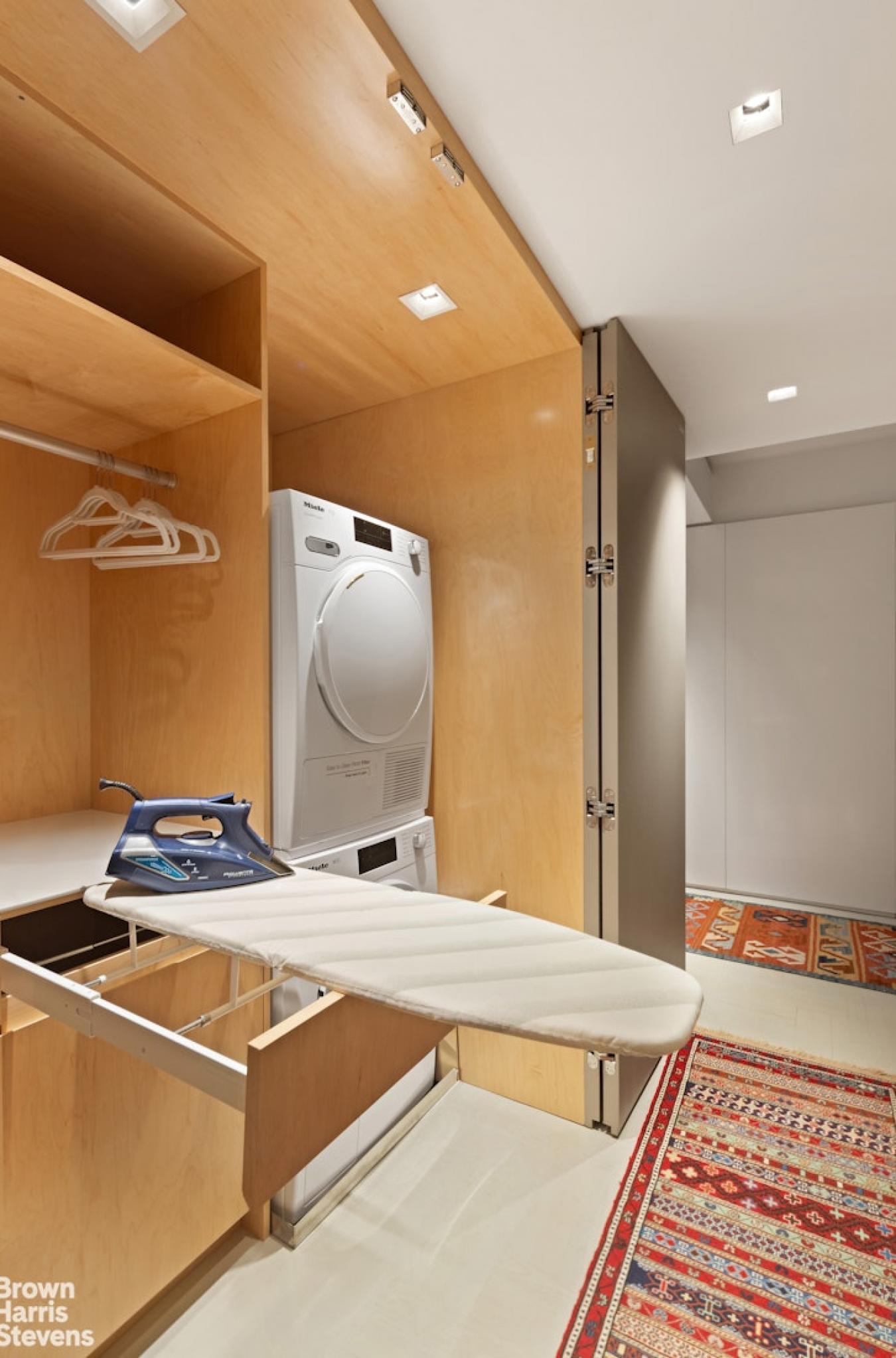 New York, New York, 10021, United States, 1 Bedroom Bedrooms, ,1 BathroomBathrooms,Residential,For Sale,1953580