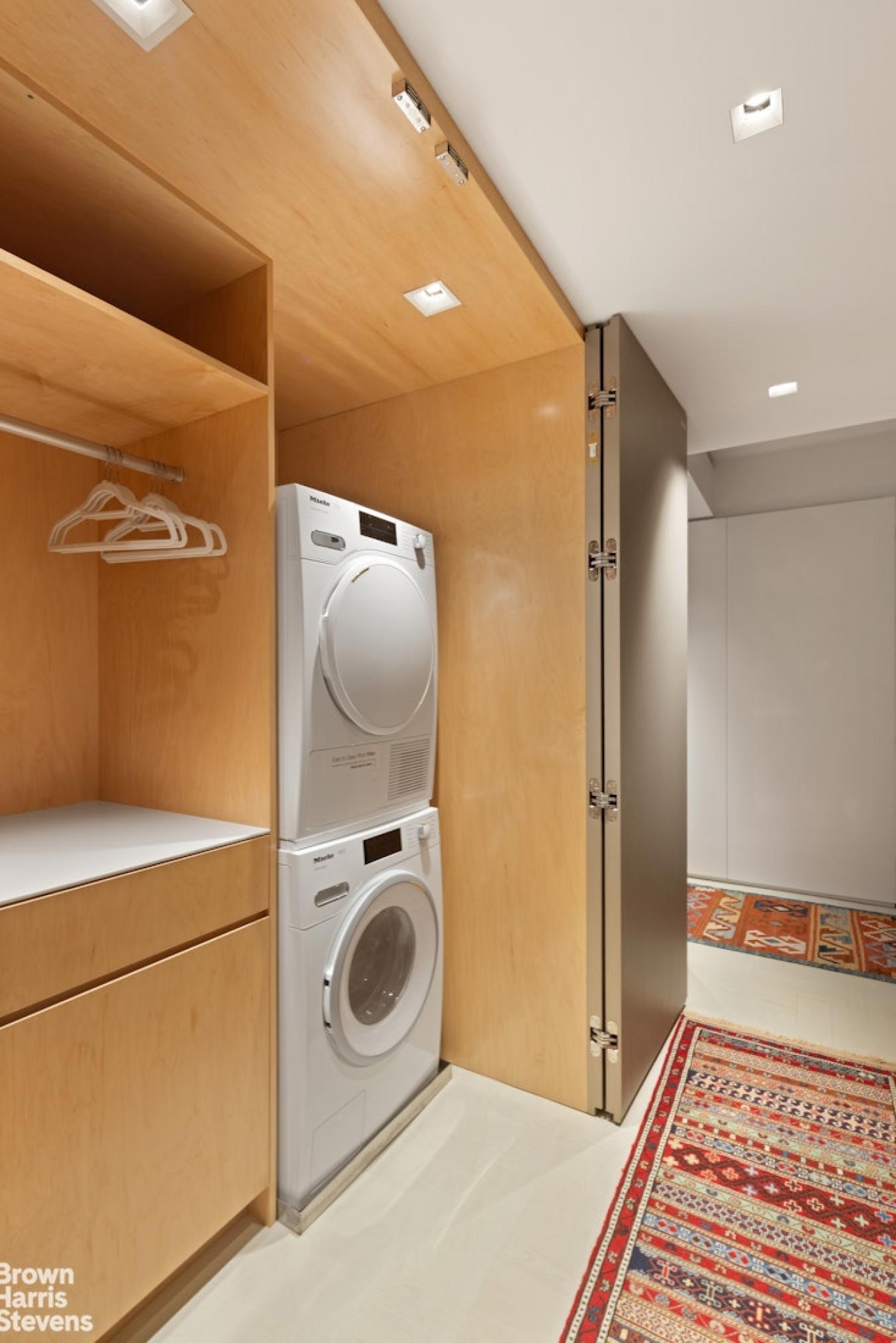 New York, New York, 10021, United States, 1 Bedroom Bedrooms, ,1 BathroomBathrooms,Residential,For Sale,1953580