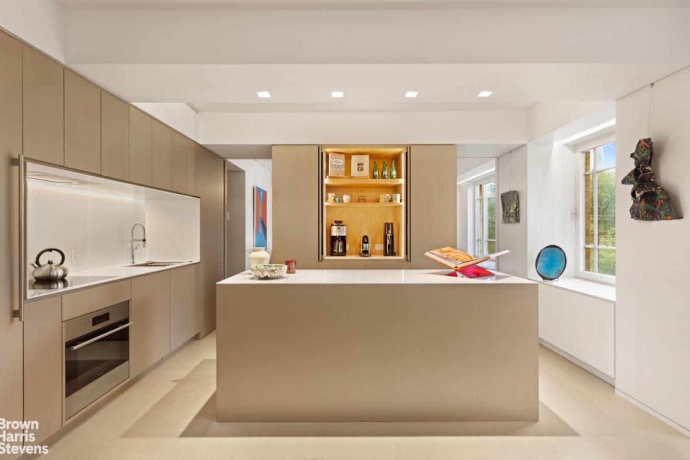 New York, New York, 10021, United States, 1 Bedroom Bedrooms, ,1 BathroomBathrooms,Residential,For Sale,1953580