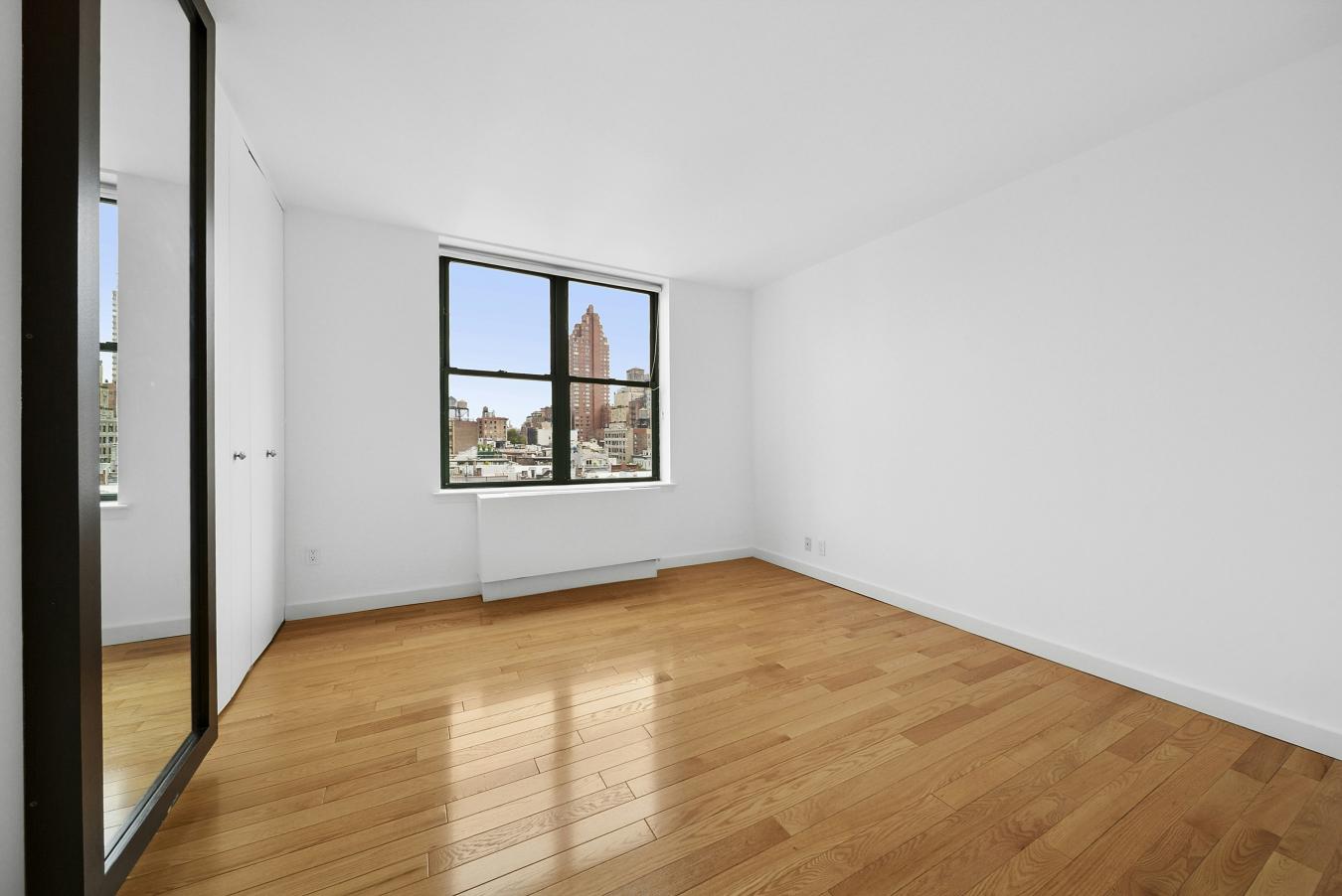 New York, New York, 10024, United States, 2 Bedrooms Bedrooms, ,2 BathroomsBathrooms,Residential,For Sale,1953199