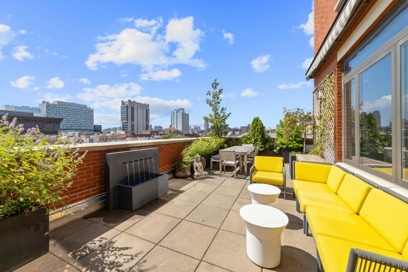 Central Harlem, New York, 10027, United States, 3 Bedrooms Bedrooms, ,2 BathroomsBathrooms,Residential,For Sale,1953198