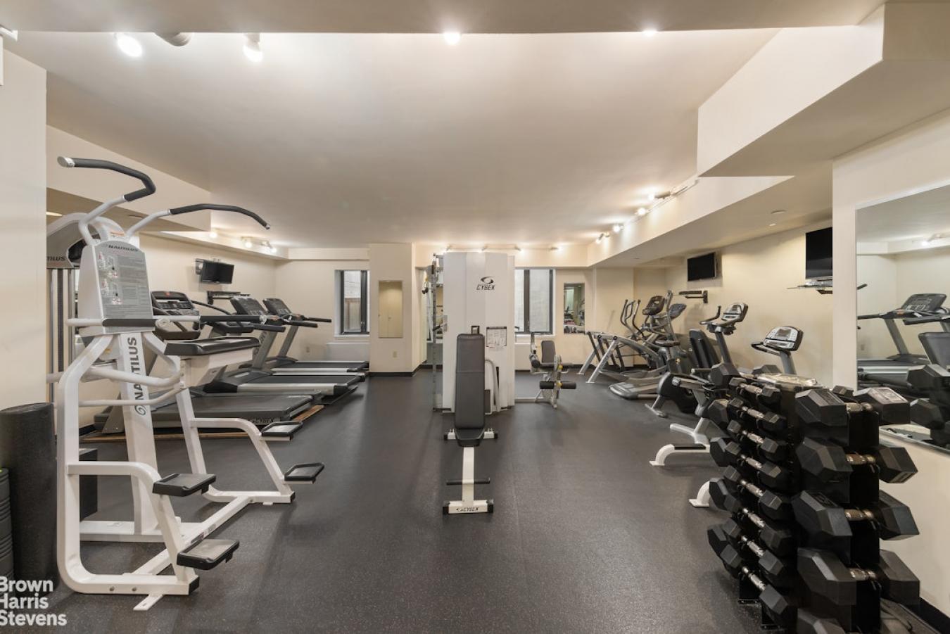 Central Harlem, New York, 10027, United States, 3 Bedrooms Bedrooms, ,2 BathroomsBathrooms,Residential,For Sale,1953198