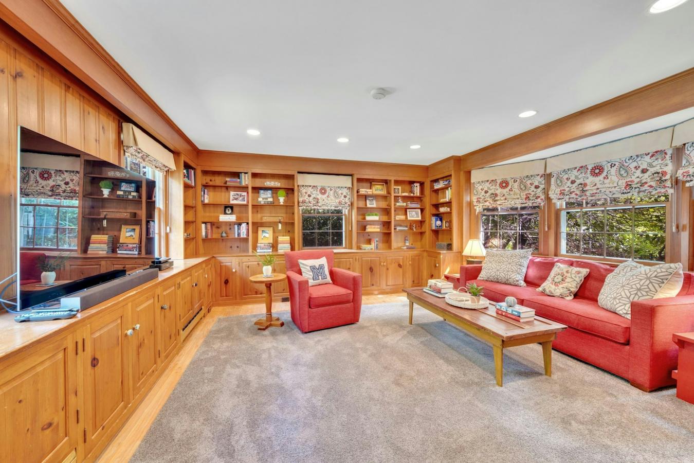 Montclair, New Jersey, 07042, United States, 6 Bedrooms Bedrooms, ,3 BathroomsBathrooms,Residential,For Sale,1953196