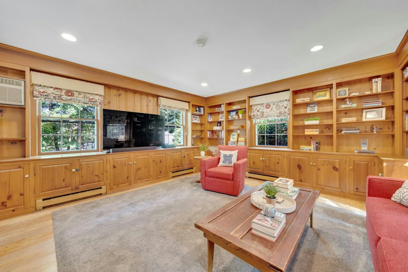 Montclair, New Jersey, 07042, United States, 6 Bedrooms Bedrooms, ,3 BathroomsBathrooms,Residential,For Sale,1953196