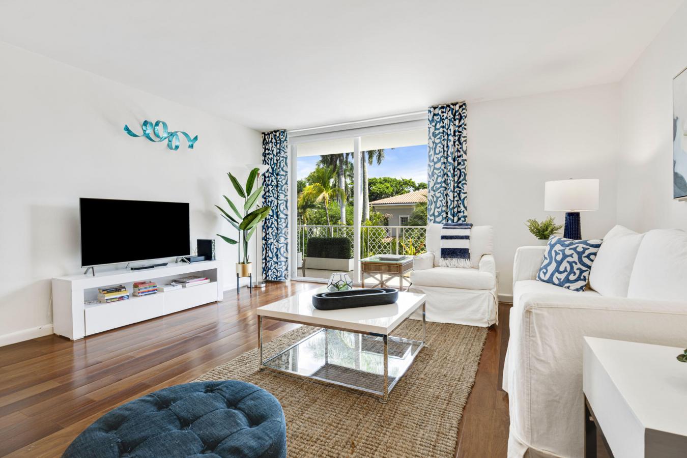 Palm Beach, Florida, 33480, United States, 1 Bedroom Bedrooms, ,1 BathroomBathrooms,Residential,For Sale,1953195